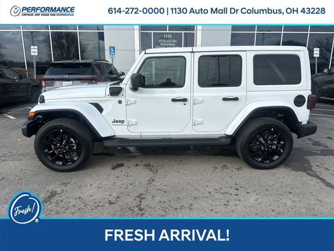 Used 2025 Jeep Wrangler Unlimited Sahara image 7
