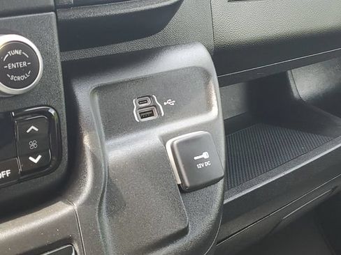 Used 2025 RAM ProMaster 2500 w/ Convenience Group FWD image 28