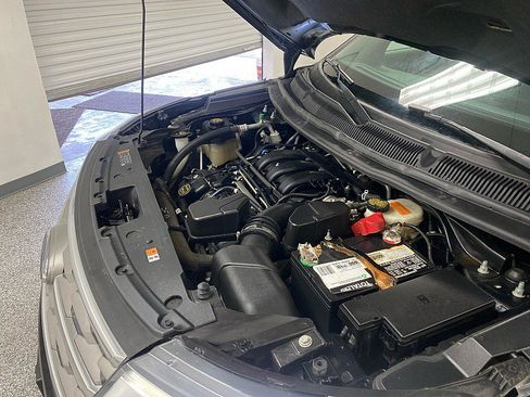 Used 2018 Ford Explorer XLT w/ Equipment Group 202A image 22