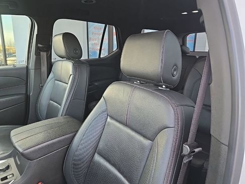 Used 2022 Chevrolet Traverse RS image 33