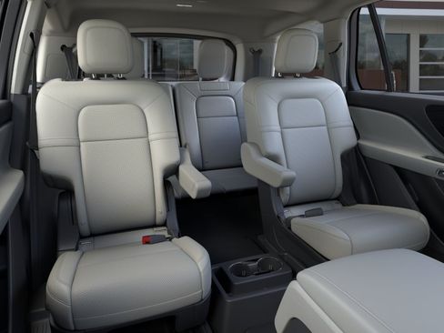 New 2026 Lincoln Aviator AWD image 11