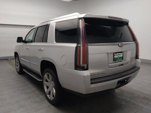 Used 2018 Cadillac Escalade Luxury RWD image 5