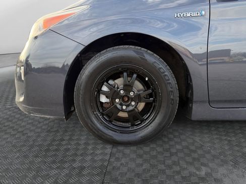 Used 2013 Toyota Prius Four image 18