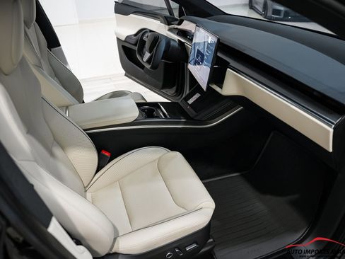 Used 2022 Tesla Model X Plaid image 11
