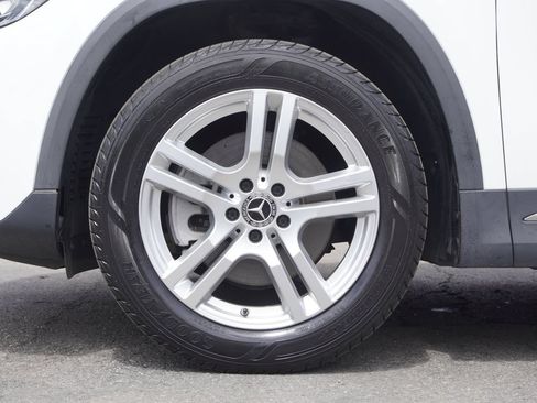 Used 2021 Mercedes-Benz GLA 250 4MATIC w/ Premium Package image 26