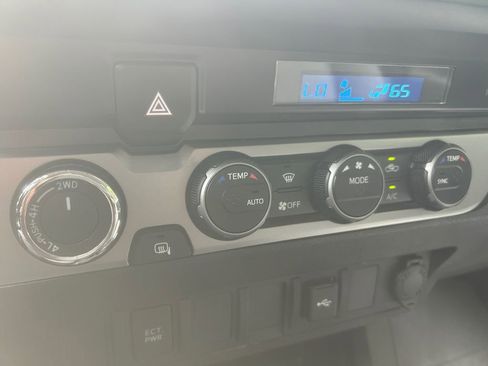 Used 2023 Toyota Tacoma SR AWD/4WD image 21