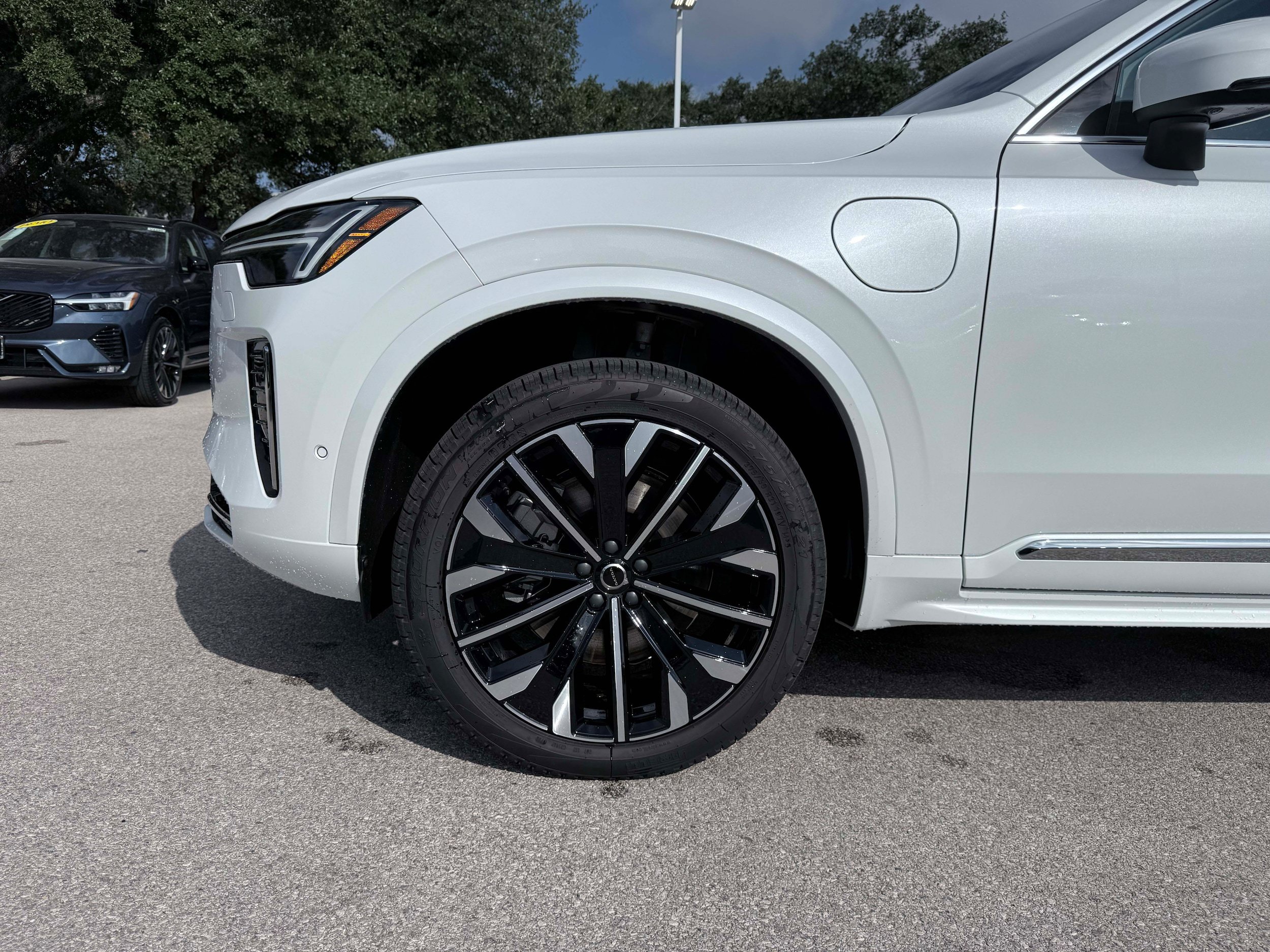 New 2026 Volvo XC90 T8 Plus AWD/4WD image 10