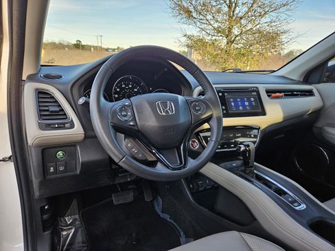 Used 2018 Honda HR-V EX-L image 11