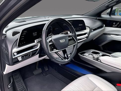 Used 2023 Cadillac Lyriq 2WD image 7