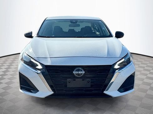 Used 2024 Nissan Altima 2.5 S image 2