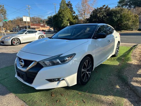 Used 2017 Nissan Maxima 3.5 S image 3