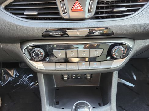 Used 2020 Hyundai Elantra GT image 25