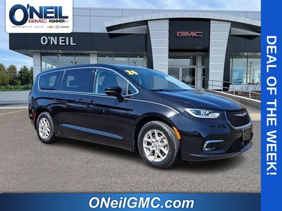 Used 2024 Chrysler Pacifica Touring-L