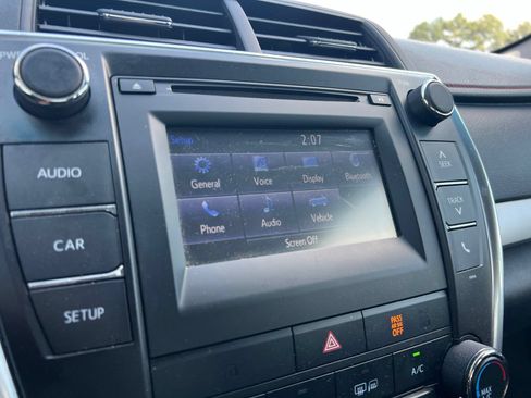 Used 2017 Toyota Camry SE FWD image 8