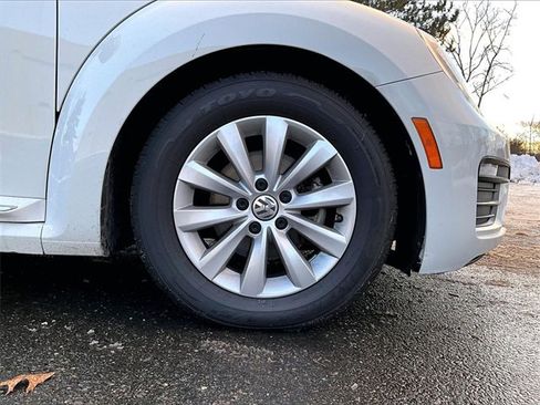 Used 2019 Volkswagen Beetle 2.0T S image 9