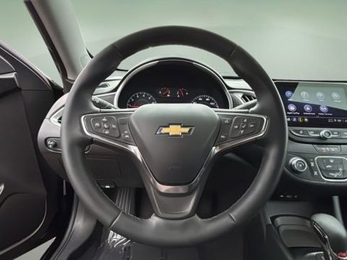 Used 2025 Chevrolet Malibu RS image 11