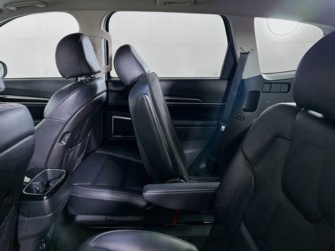 Used 2025 Kia Telluride S image 29