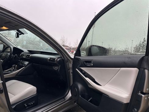 Used 2014 Lexus IS 250 AWD image 11