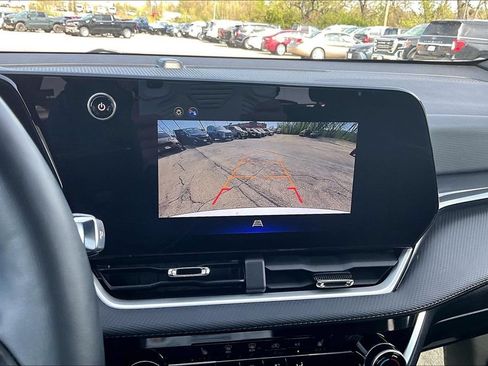 Used 2025 Chevrolet Equinox LT AWD/4WD image 17