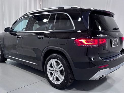 Used 2021 Mercedes-Benz GLB 250 4MATIC image 8