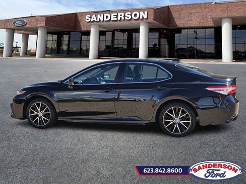 Used 2024 Toyota Camry SE image 6