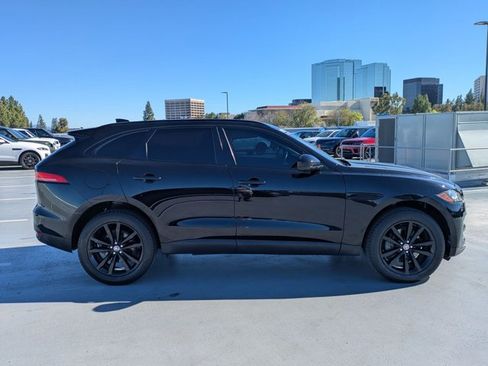Used 2017 Jaguar F-PACE Prestige image 4