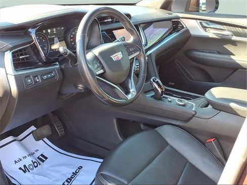 Used 2022 Cadillac XT6 Premium Luxury w/ Technology Package image 8