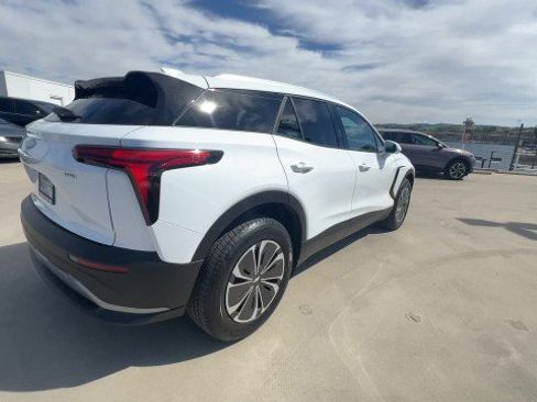 Used 2025 Chevrolet Blazer EV LT image 8