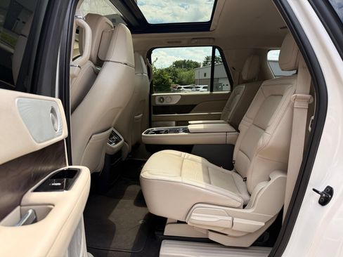 Used 2019 Lincoln Navigator L Reserve AWD/4WD image 34