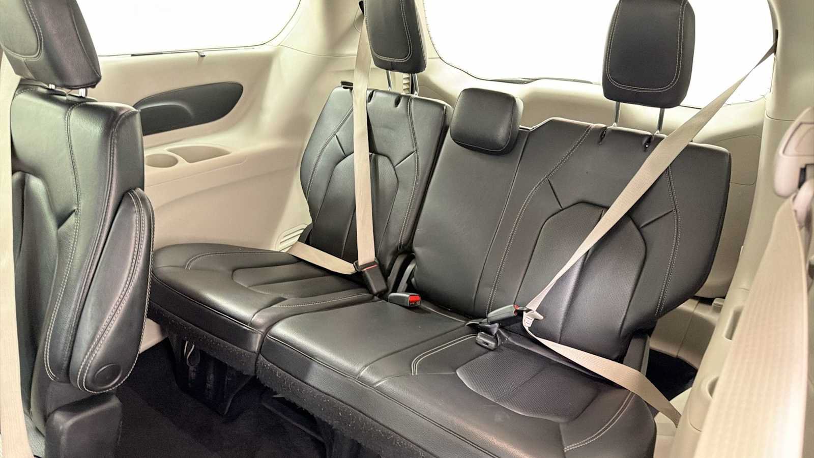 Used 2022 Chrysler Pacifica Touring-L FWD image 24