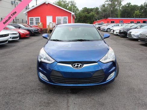 Used 2017 Hyundai Veloster Base image 8
