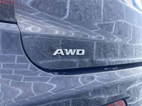 Certified 2025 Cadillac XT6 Premium Luxury AWD/4WD image 11