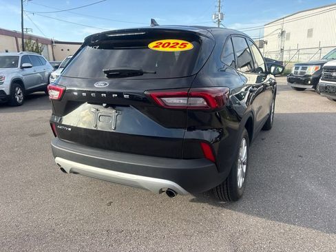 Used 2025 Ford Escape Active FWD image 3