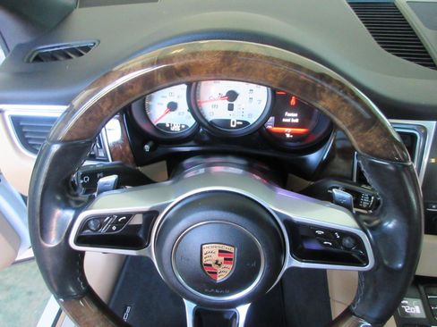 Used 2017 Porsche Macan S AWD/4WD image 55