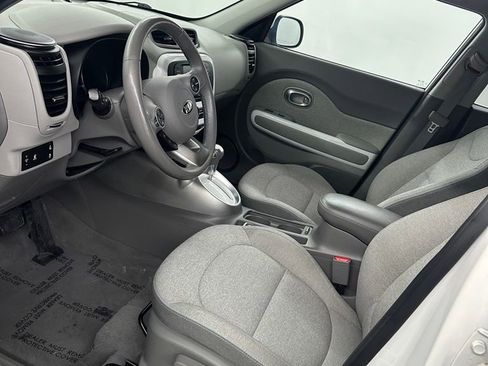Used 2017 Kia Soul EV-e image 10