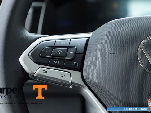 Used 2025 Volkswagen Jetta SE w/ Sunroof Package image 21