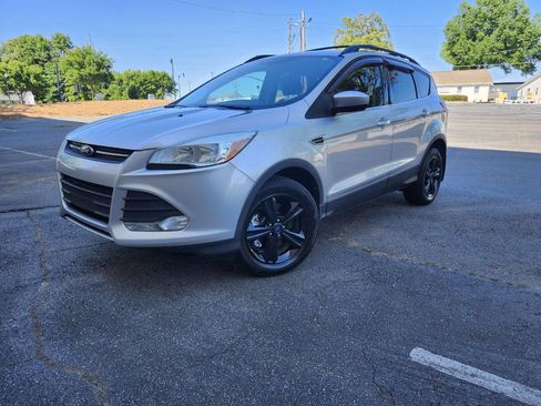 Used 2014 Ford Escape SE w/ Equipment Group 201A AWD/4WD image 3