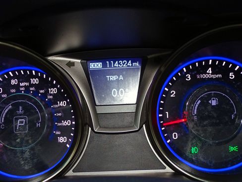 Used 2013 Hyundai Genesis 3.8 image 24