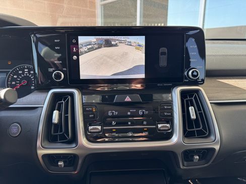 Used 2022 Kia Sorento EX image 23