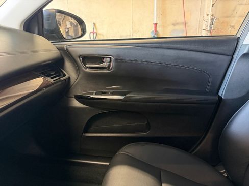 Used 2013 Toyota Avalon XLE Touring FWD image 35