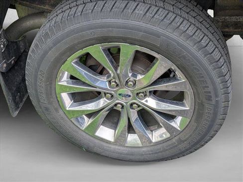 Used 2017 Ford F150 XLT w/ Equipment Group 302A Luxury image 8