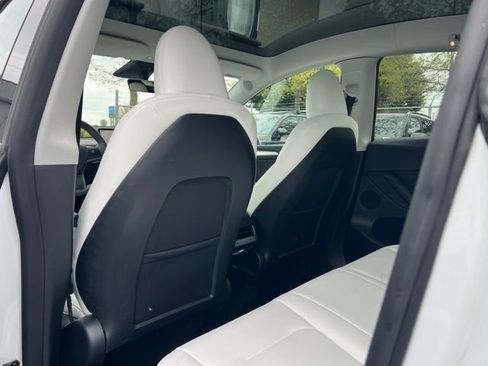 Used 2023 Tesla Model Y Long Range AWD/4WD image 13