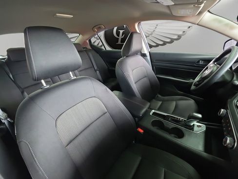 Used 2024 Nissan Altima 2.5 S image 11