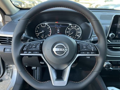 New 2025 Nissan Altima 2.5 SR image 10