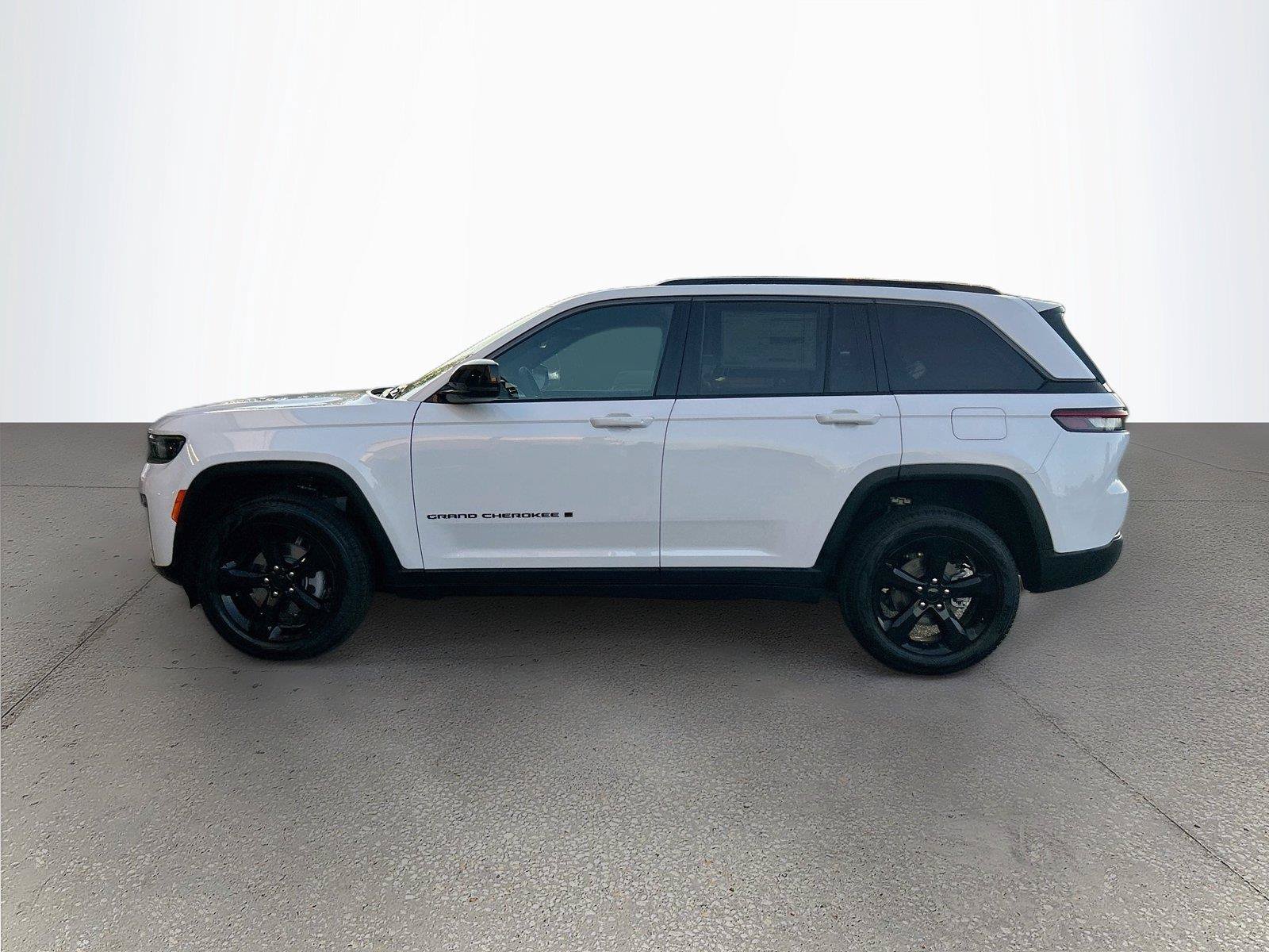 New 2026 Jeep Grand Cherokee Limited w/ Limited Altitude Package AWD/4WD image 7