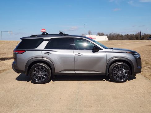 New 2026 Nissan Pathfinder SL image 7