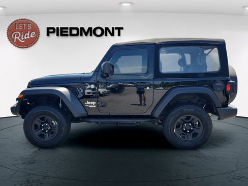 Used 2018 Jeep Wrangler Sport AWD/4WD image 8