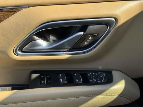 Used 2021 Chevrolet Tahoe Premier w/ Premium Package image 20