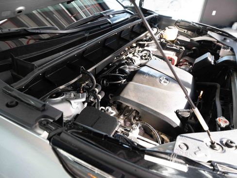 Certified 2022 Toyota Highlander XLE image 34