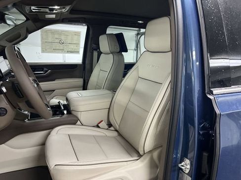 New 2026 GMC Yukon XL Denali w/ Denali Reserve Package image 20